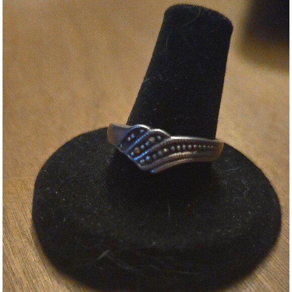 Ring Jewelry - Vintage Sterling Silver Ring Sz 7.5